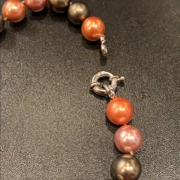 Multi-Colored Pearl Necklace - Picture 3 of 3